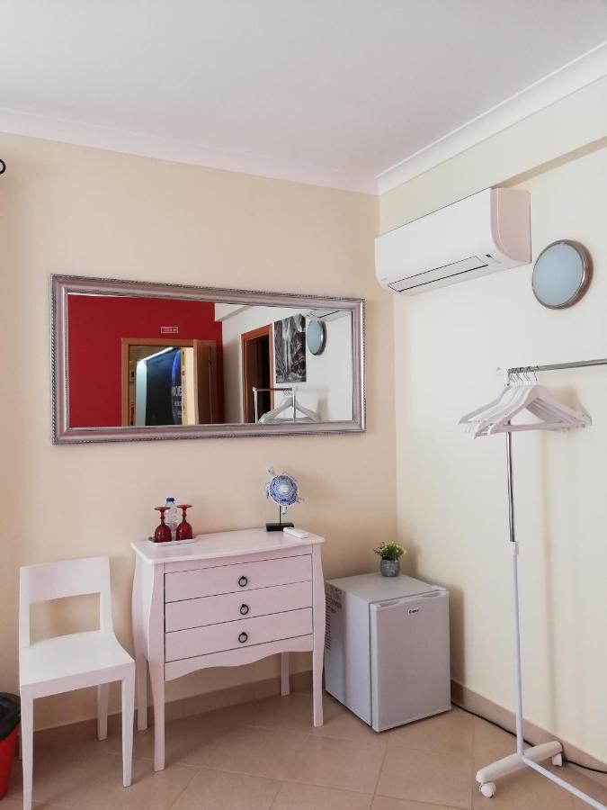 Blue Moon GuestHouse Lagos Extérieur photo