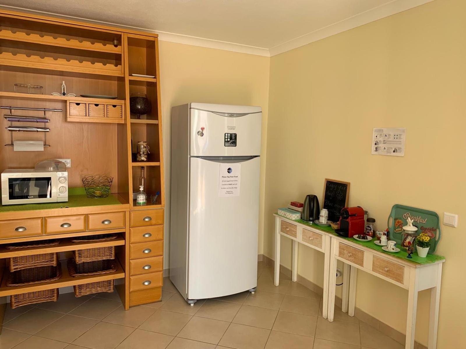 Blue Moon GuestHouse Lagos Extérieur photo