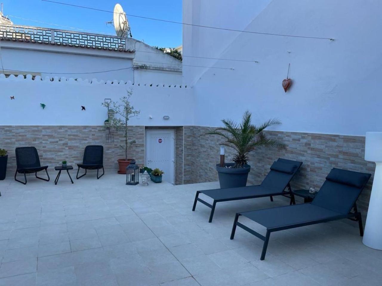 Blue Moon GuestHouse Lagos Extérieur photo