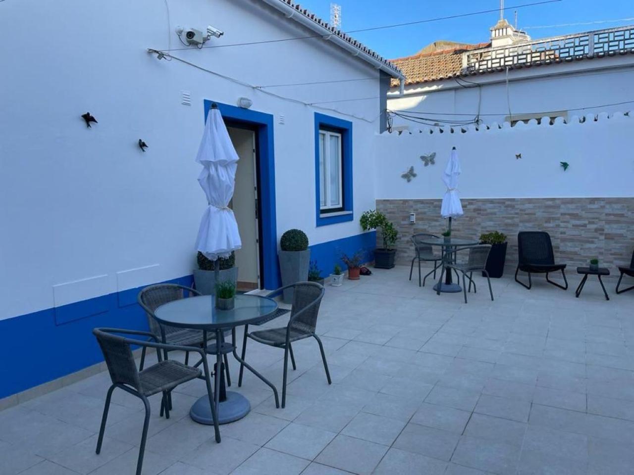 Blue Moon GuestHouse Lagos Extérieur photo