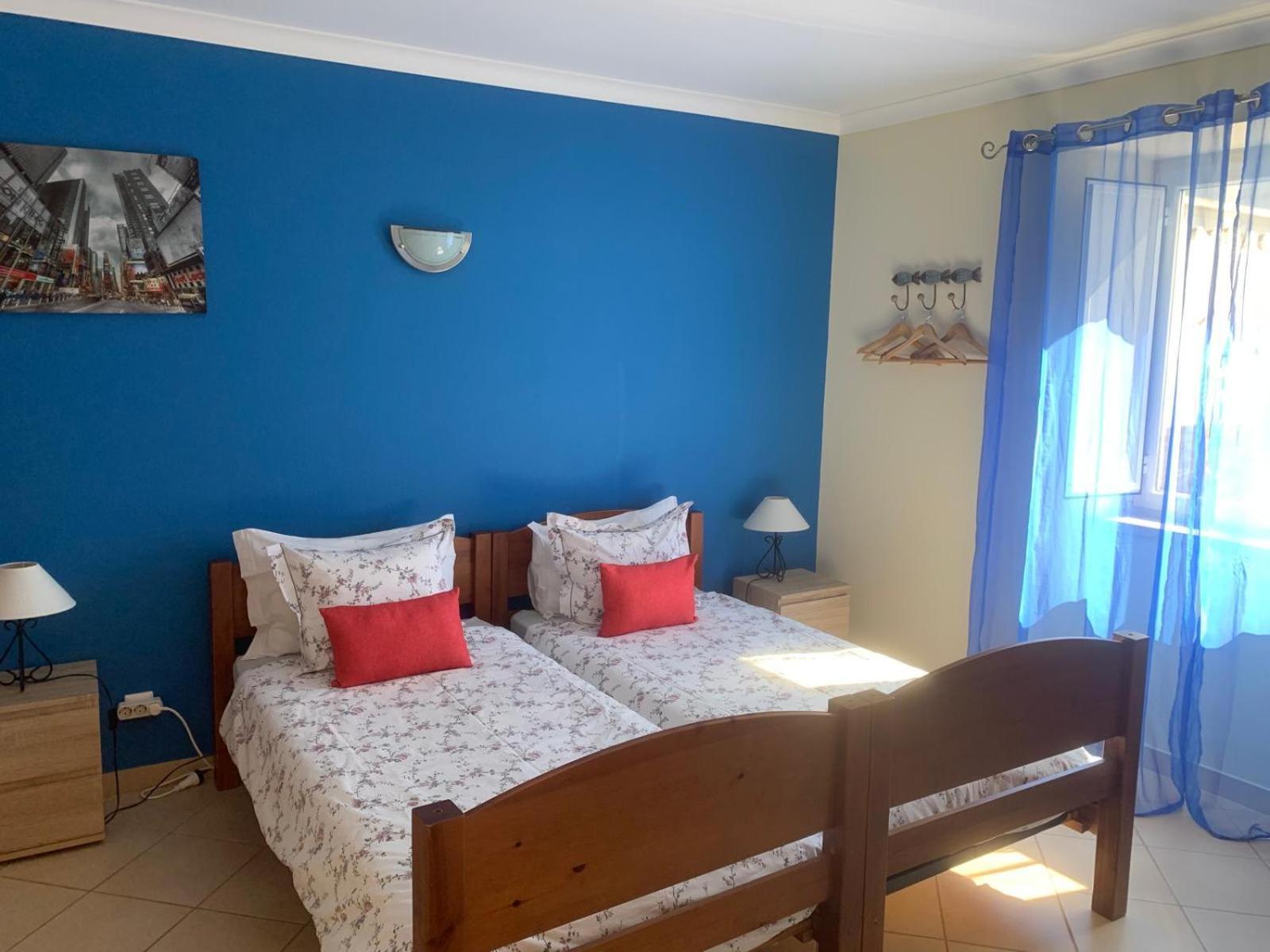 Blue Moon GuestHouse Lagos Extérieur photo