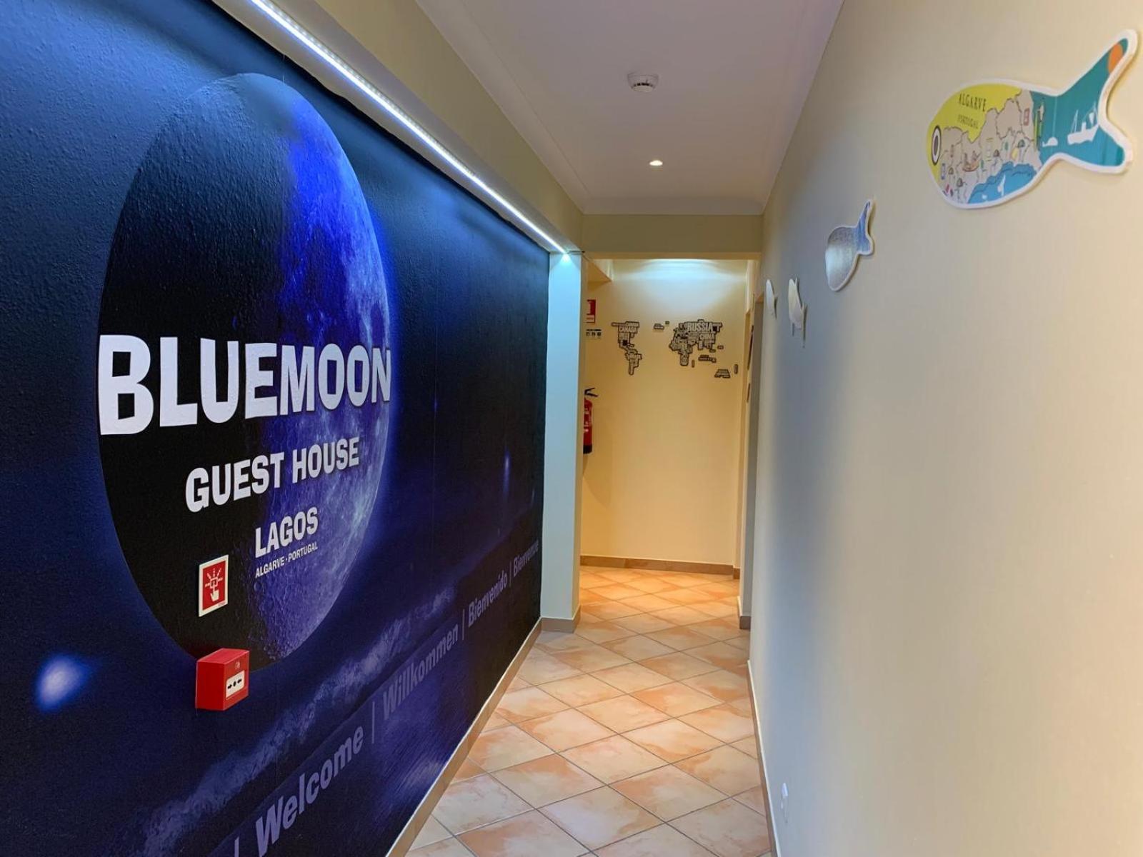 Blue Moon GuestHouse Lagos Extérieur photo