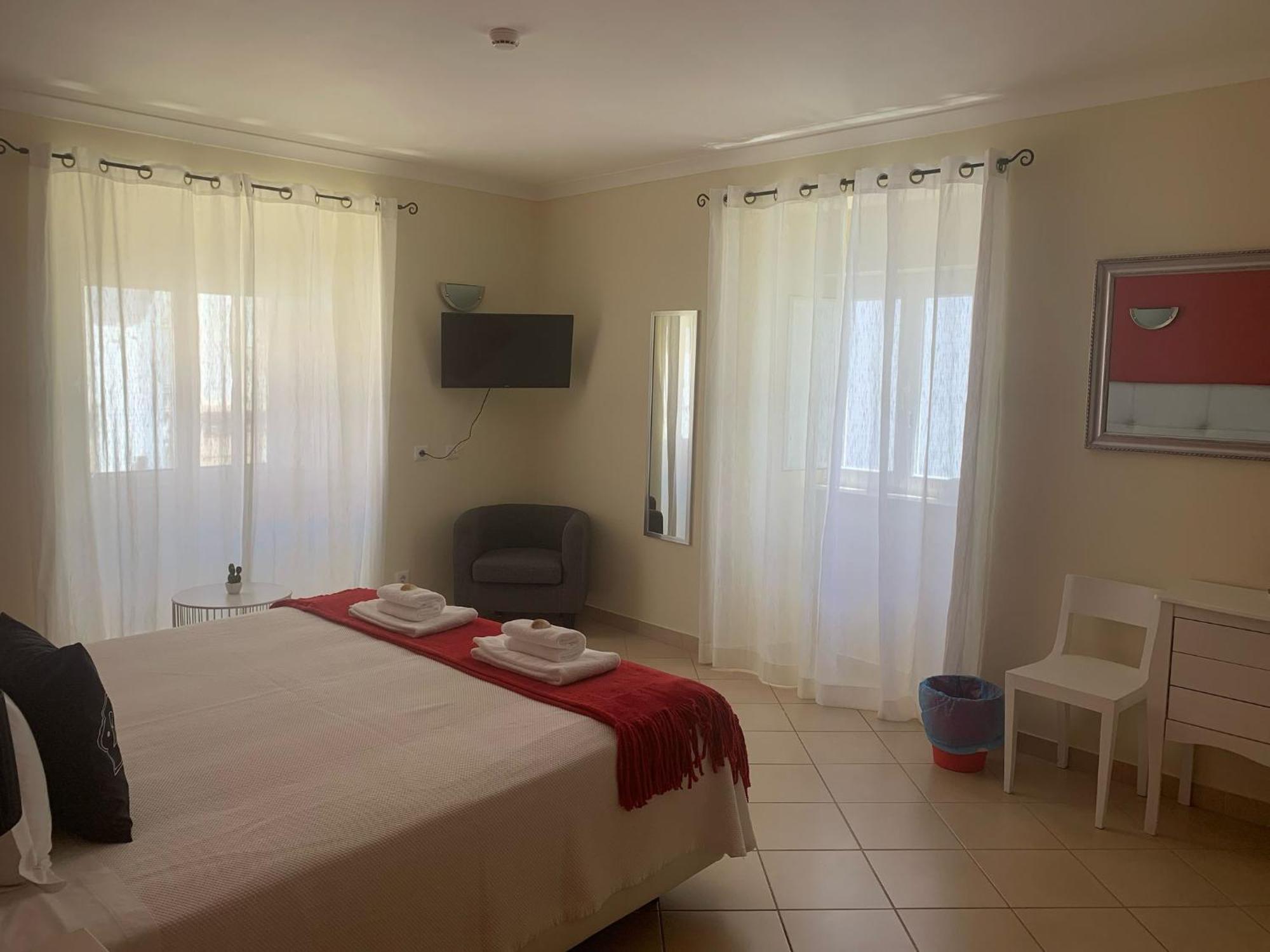 Blue Moon GuestHouse Lagos Extérieur photo