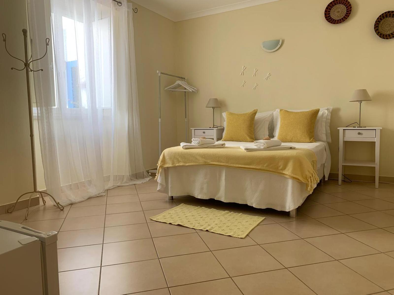 Blue Moon GuestHouse Lagos Extérieur photo